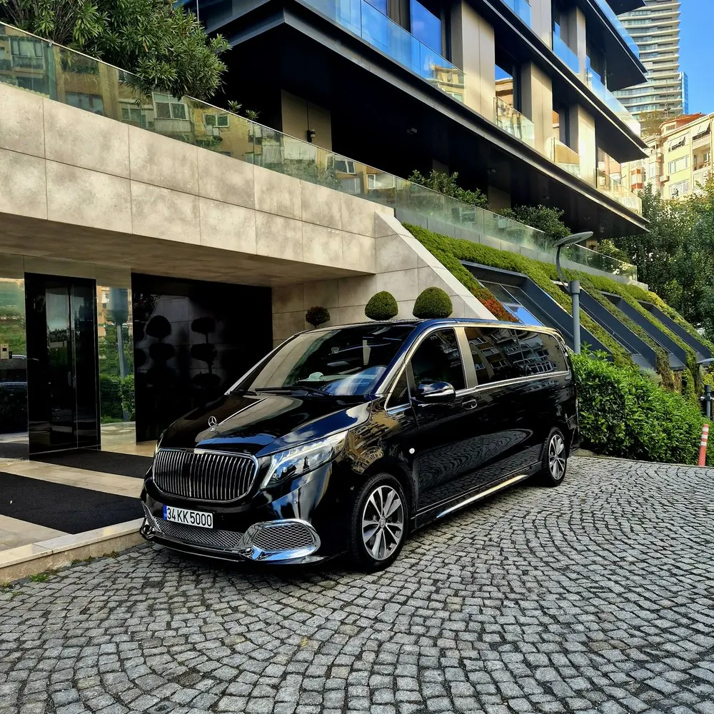 Modern Rezidans Girişinde VIP Transfer - Soliga Travel